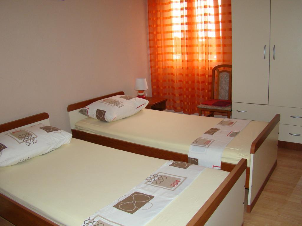 Apartments Buturic Sali Room photo